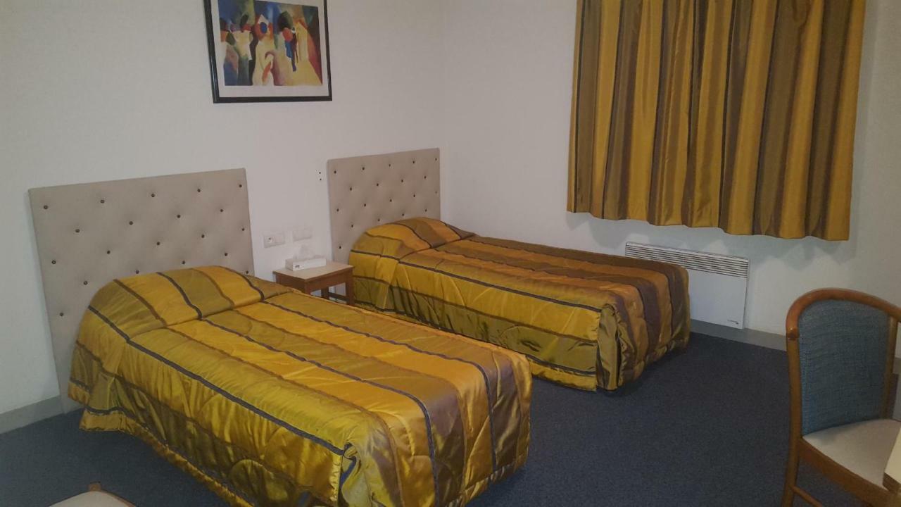 Hotel Le Cheval Rouge Louhans Habitación foto